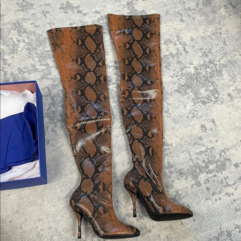 NIB Stuart Weitzman Shiloh Stretch Over the knee Boots Brown Snake Sz 35